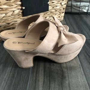 Suede mauve mules